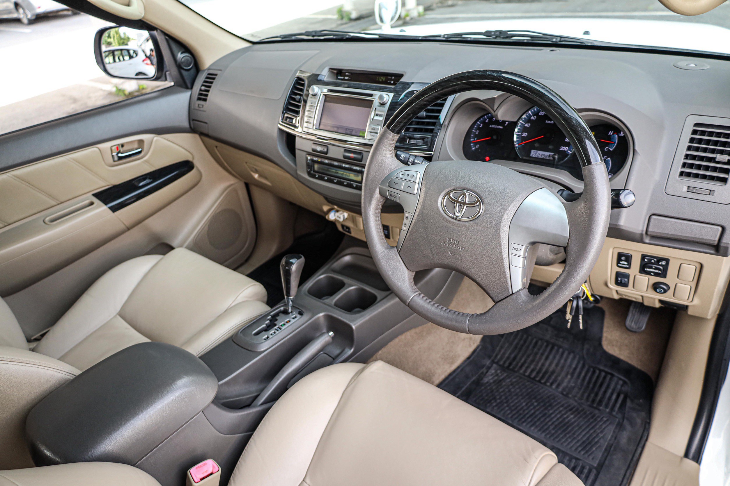 Toyota Fortuner 2.7 V PF-รถบ้านมือสอง