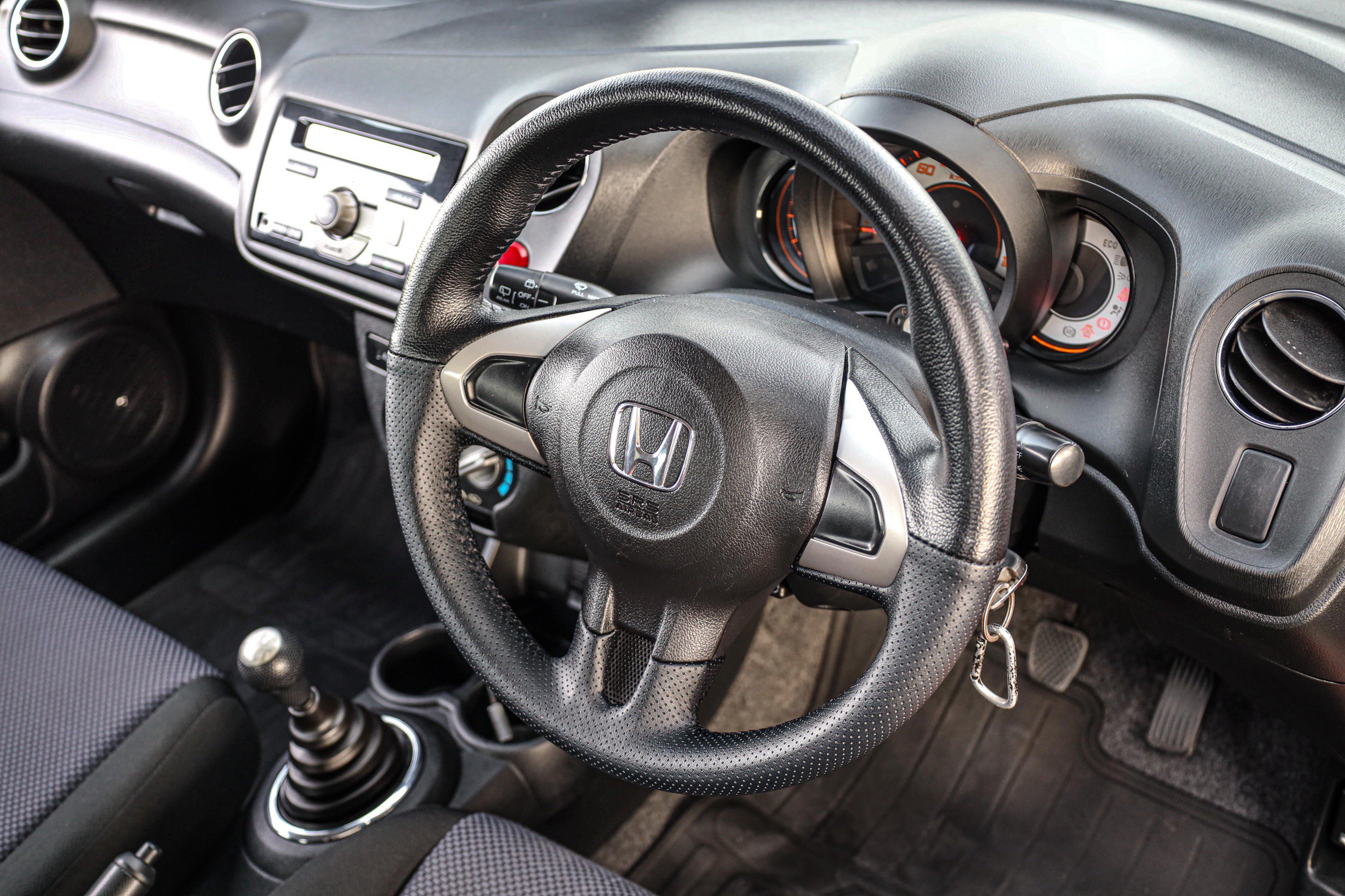 Honda Brio V MT PF-รถบ้านมือสอง