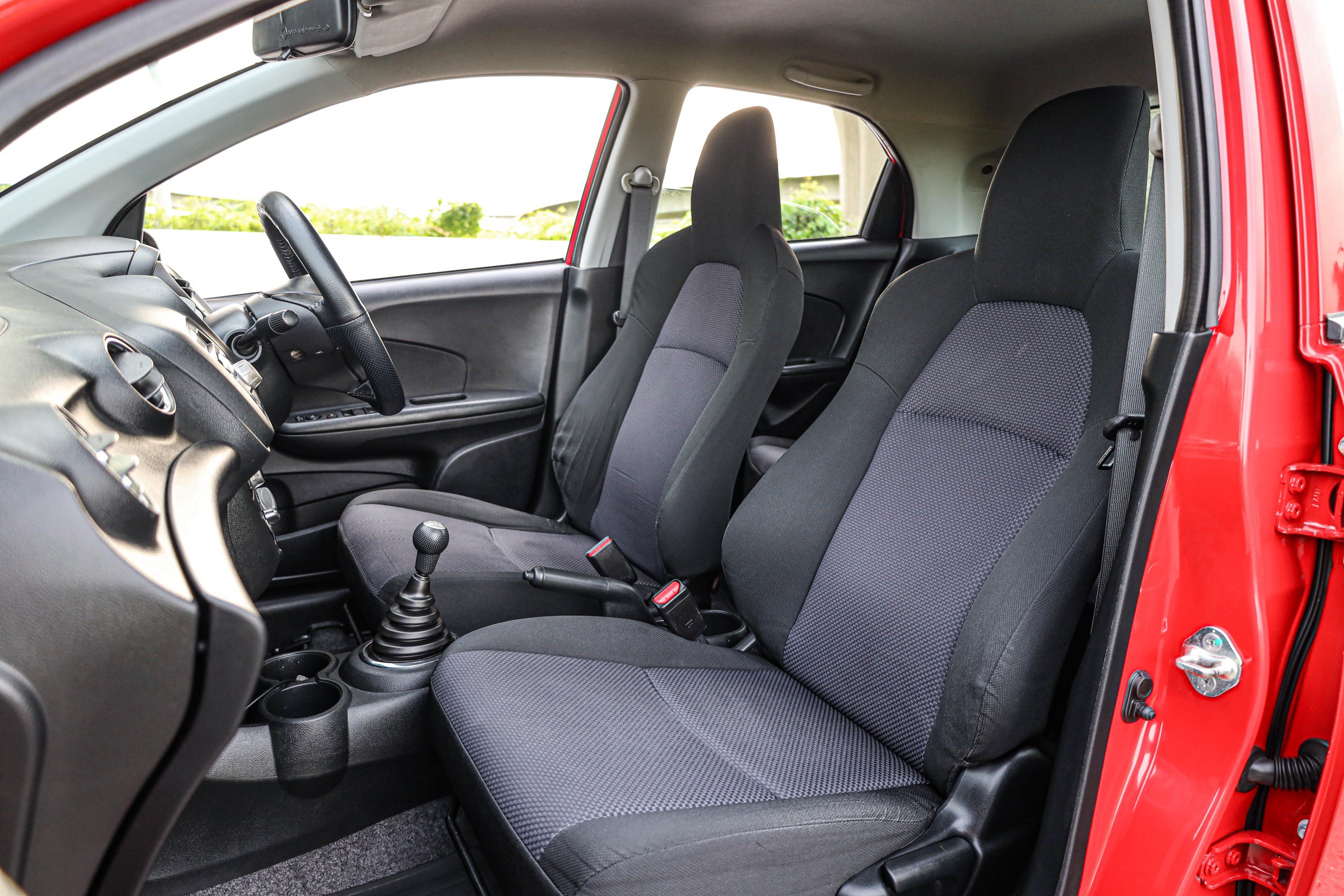 Honda Brio V MT PF-รถบ้านมือสอง