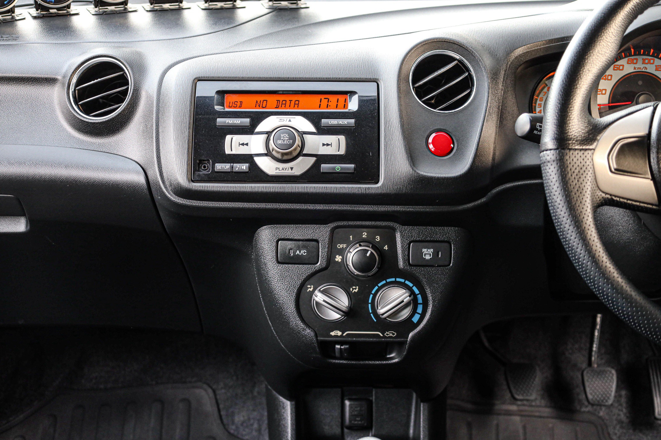 Honda Brio V MT PF-รถบ้านมือสอง