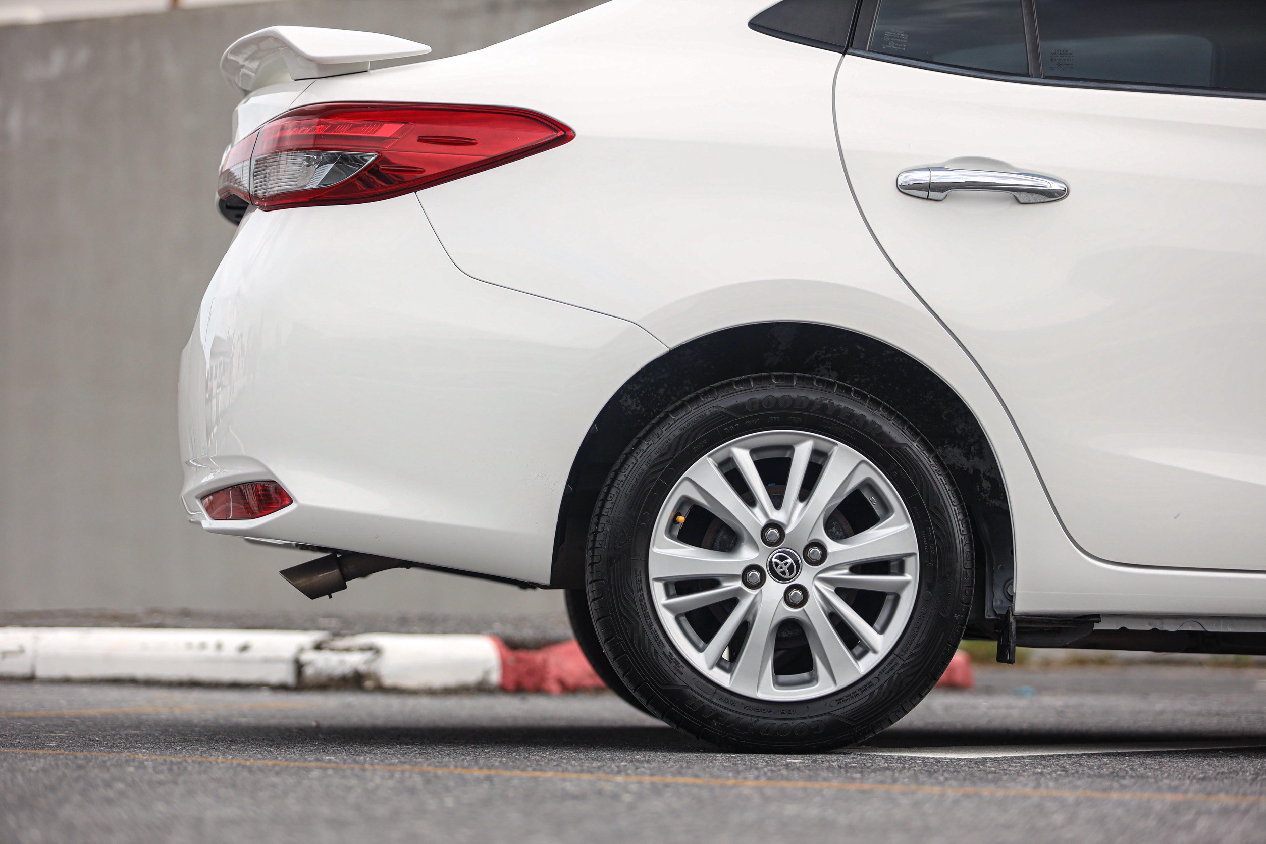Toyota Yaris Ativ PF-รถบ้านมือสอง