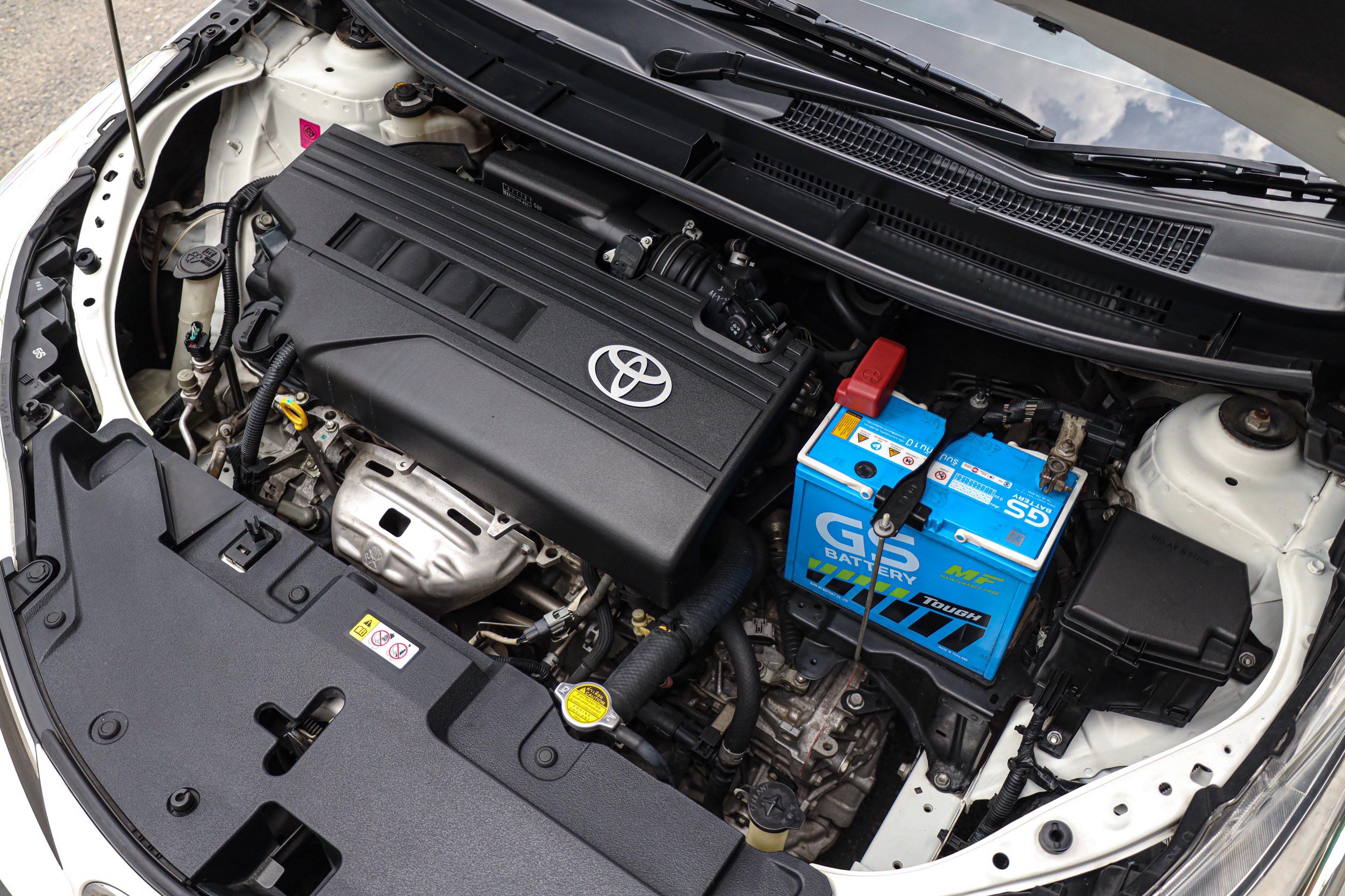Toyota Yaris Ativ PF-รถบ้านมือสอง