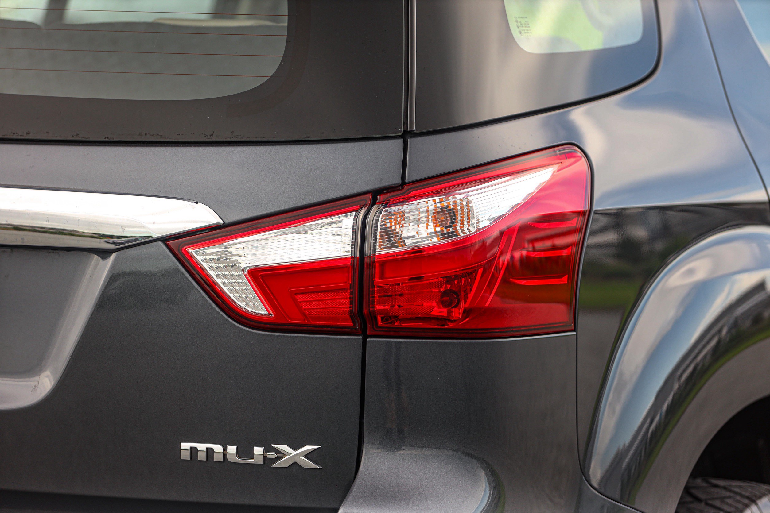 Isuzu Mu-x 3.0 Da Dvd PF-รถบ้านมือสอง