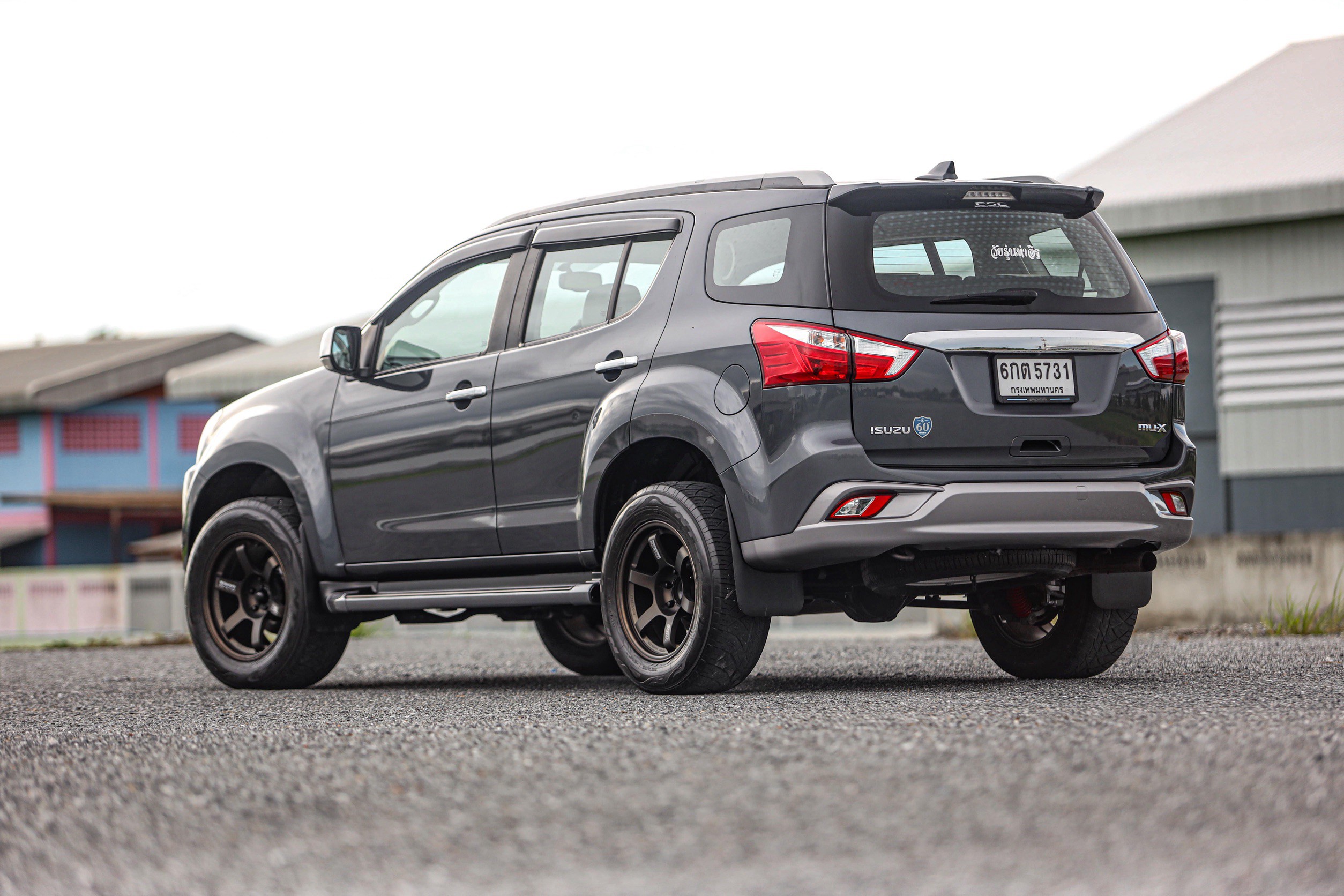Isuzu Mu-x 3.0 Da Dvd PF-รถบ้านมือสอง