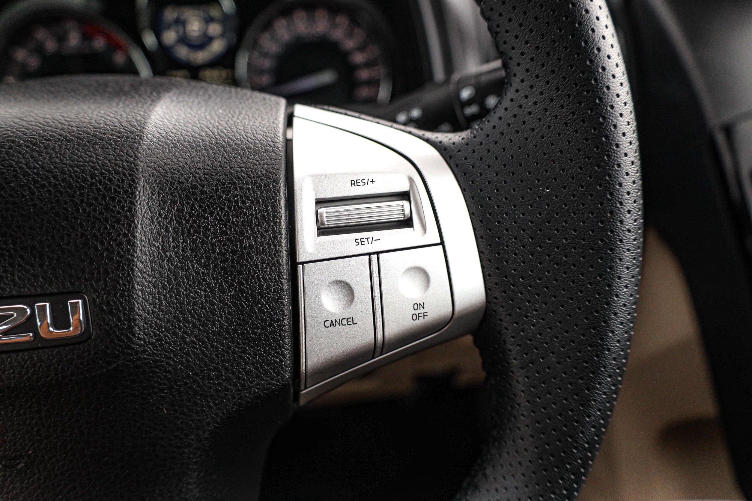 Isuzu Mu-x 3.0 Da Dvd PF-รถบ้านมือสอง