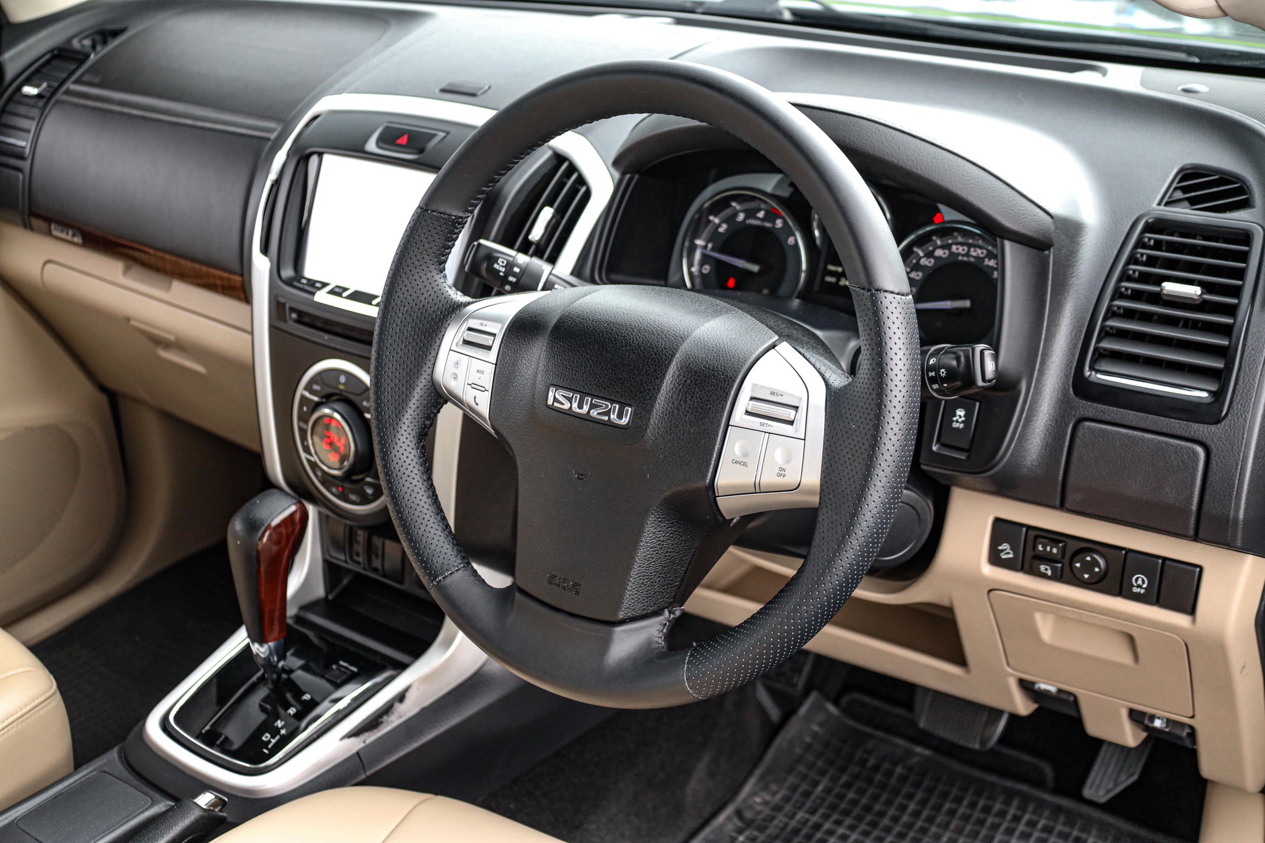Isuzu Mu-x 3.0 Da Dvd PF-รถบ้านมือสอง