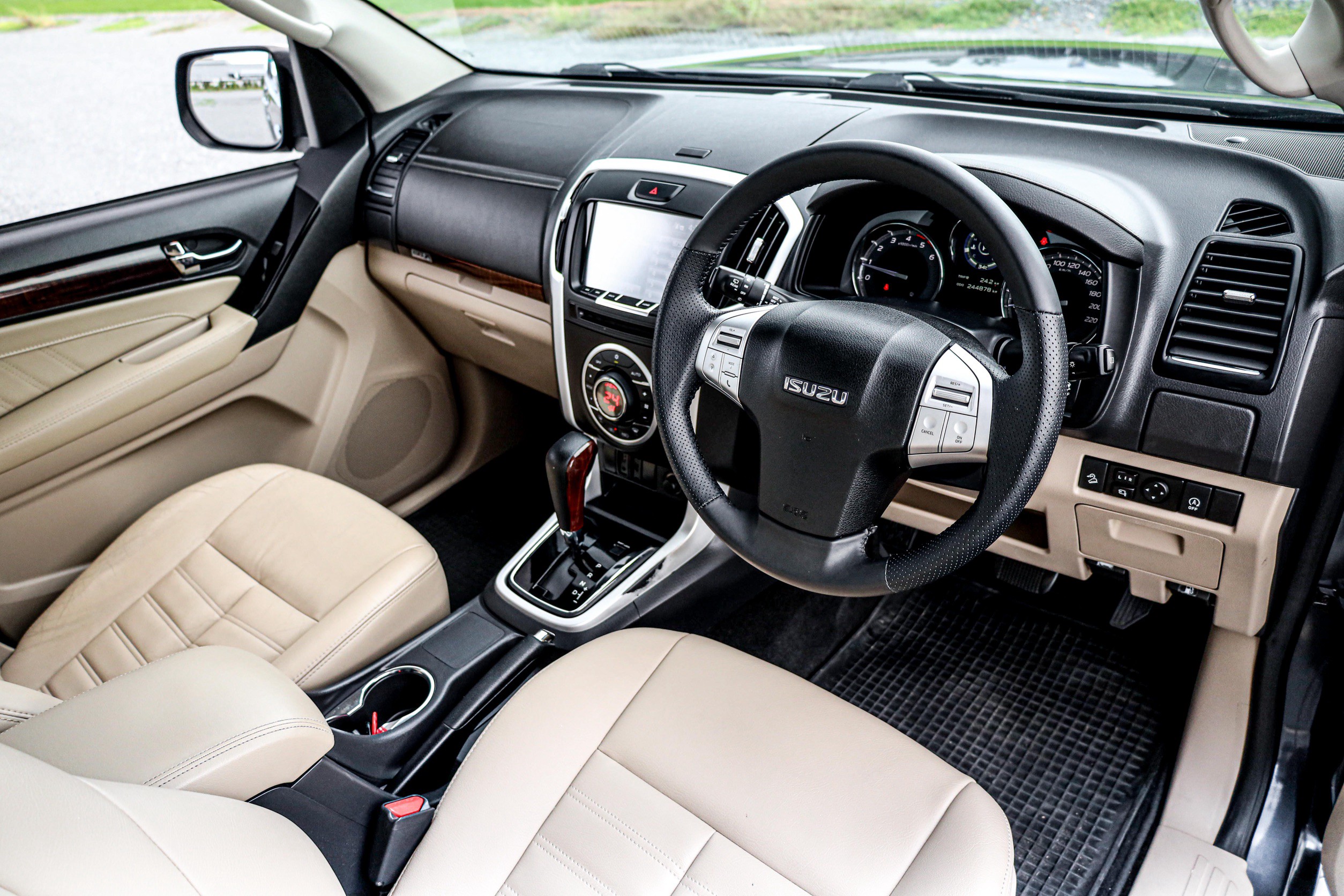 Isuzu Mu-x 3.0 Da Dvd PF-รถบ้านมือสอง
