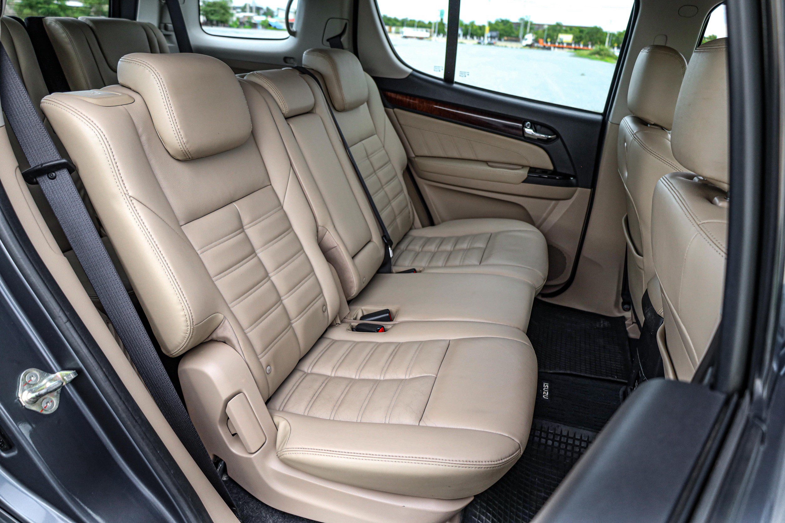 Isuzu Mu-x 3.0 Da Dvd PF-รถบ้านมือสอง