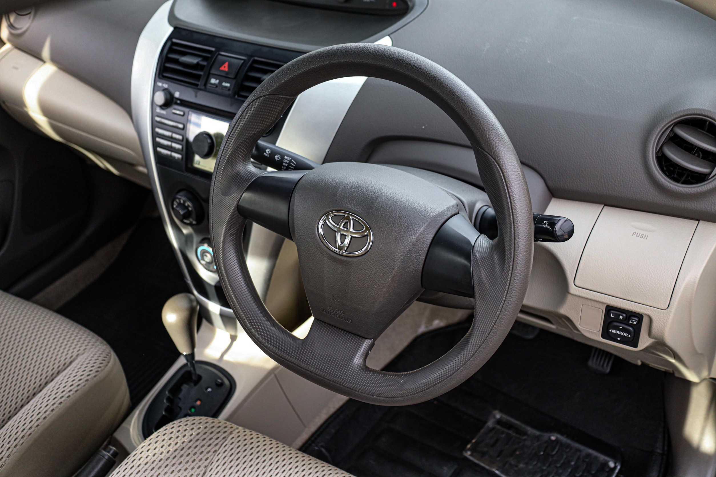 Toyota Vios E PF-รถบ้านมือสอง