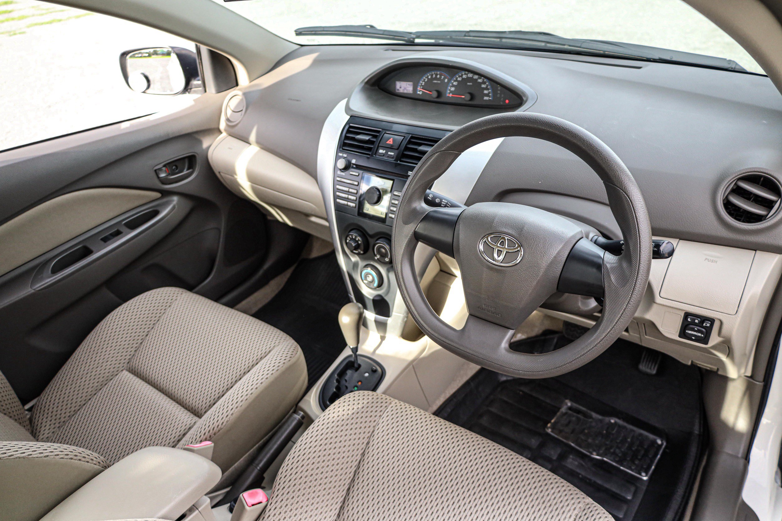 Toyota Vios E PF-รถบ้านมือสอง