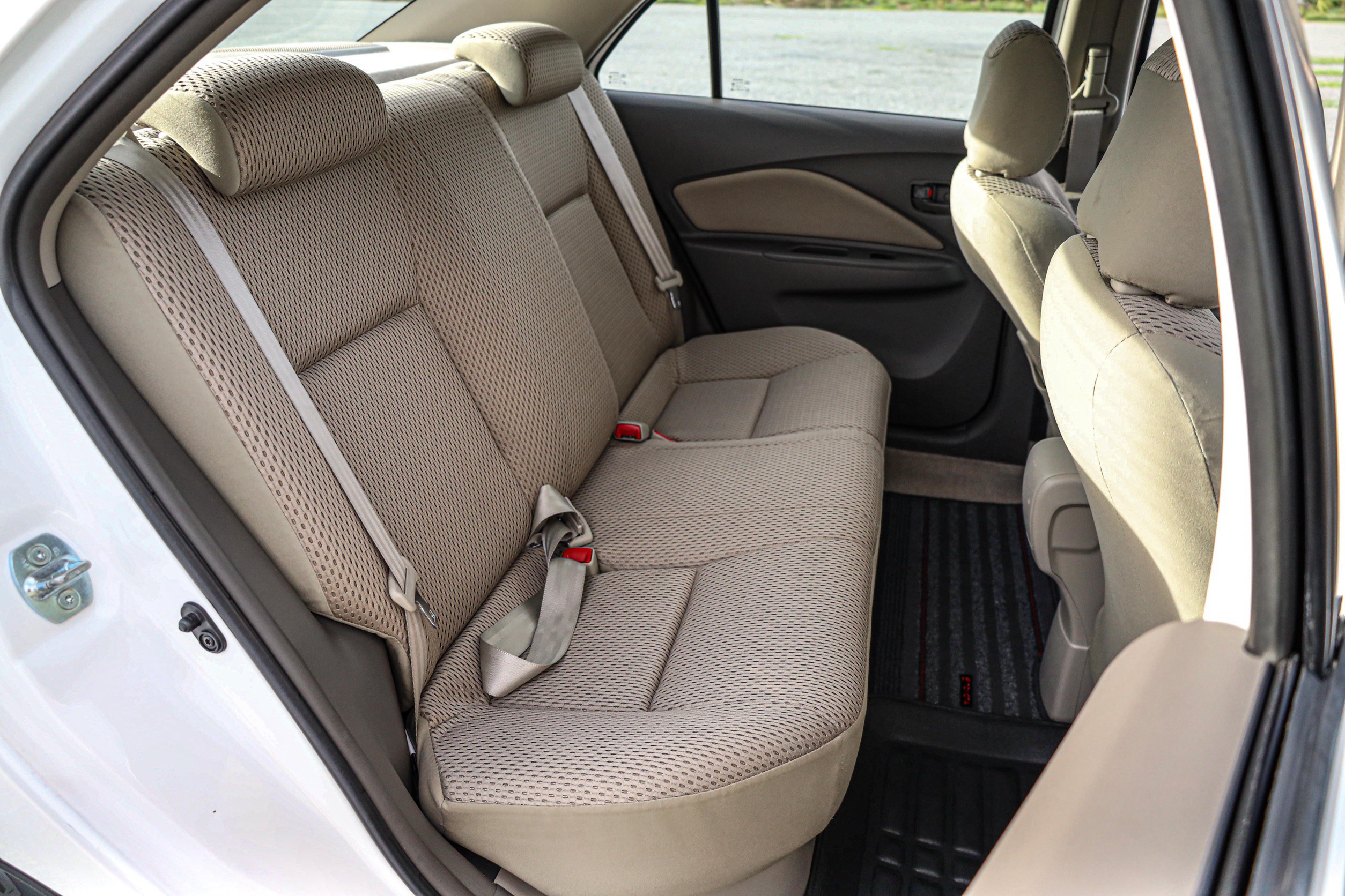 Toyota Vios E PF-รถบ้านมือสอง