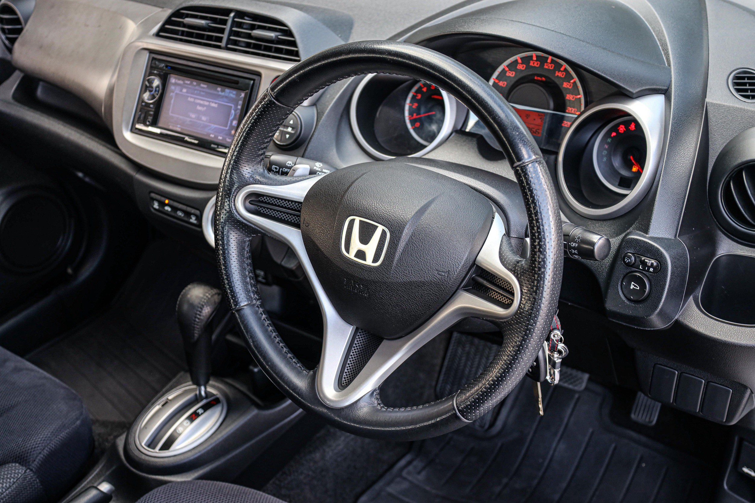 Honda Jazz Ge Japan AT PF-รถบ้านมือสอง