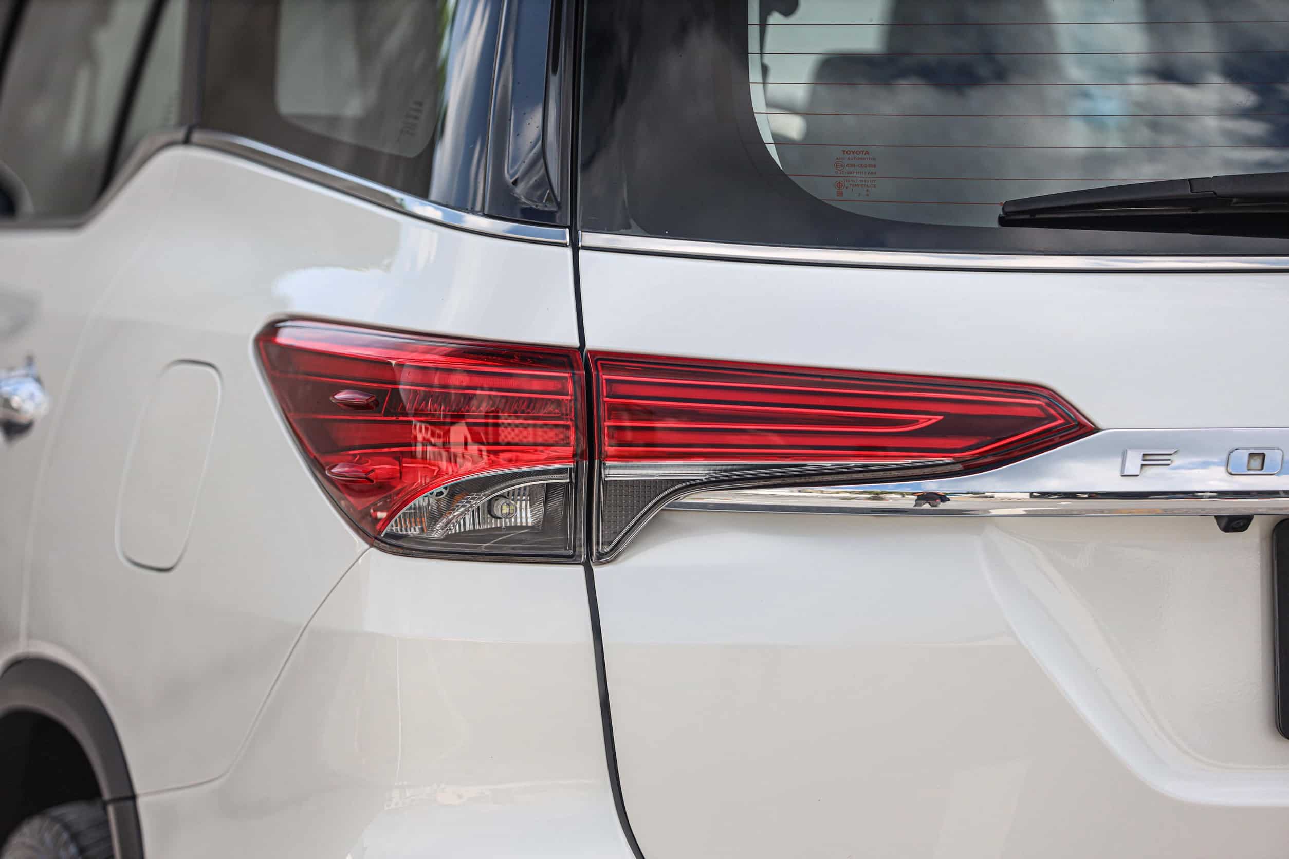 Toyota Fortuner 2.4 V 2WD PF-รถบ้านมือสอง