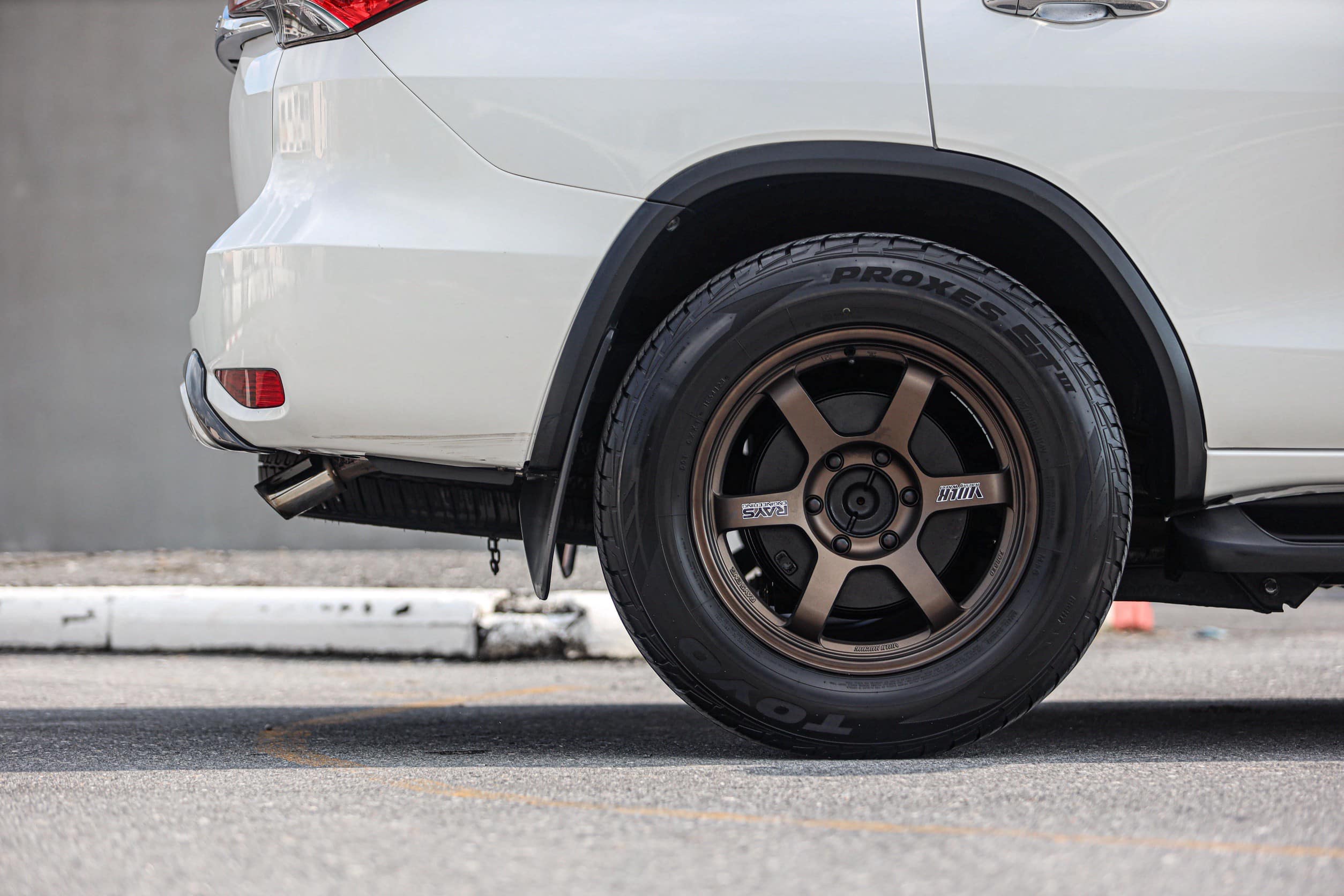 Toyota Fortuner 2.4 V 2WD PF-รถบ้านมือสอง