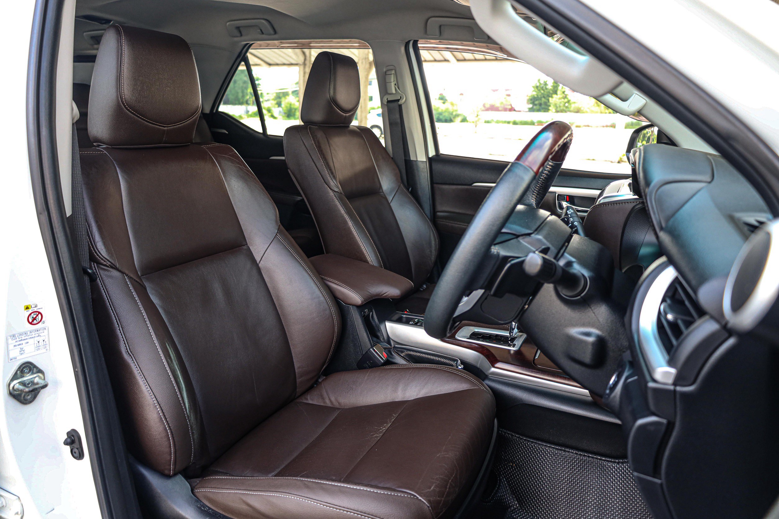 Toyota Fortuner 2.4 V 2WD PF-รถบ้านมือสอง